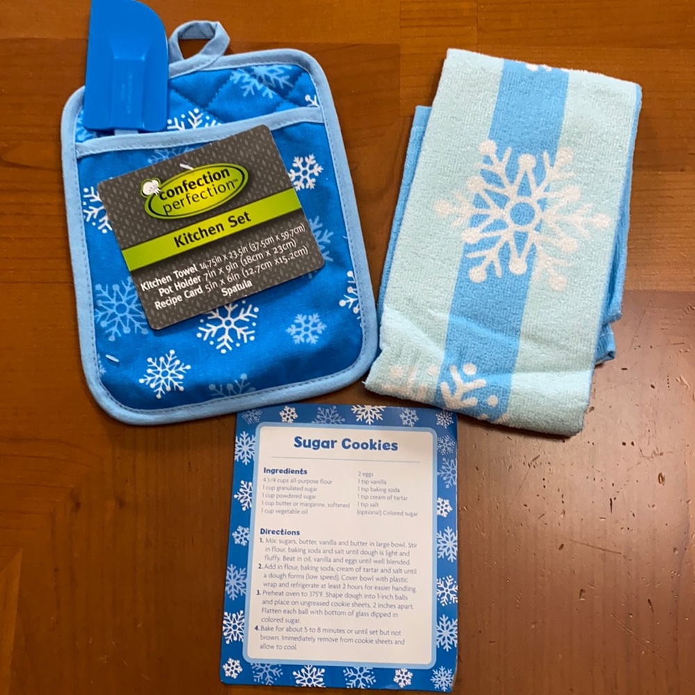 Beautiful Snowflakes Kitchen Set